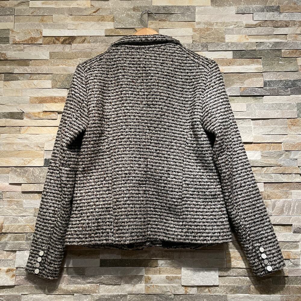 Ecru NWOT Tweed Blazer 10 | Black White Bouclé, Mother of Pearl Buttons, Pockets - Picture 11 of 12